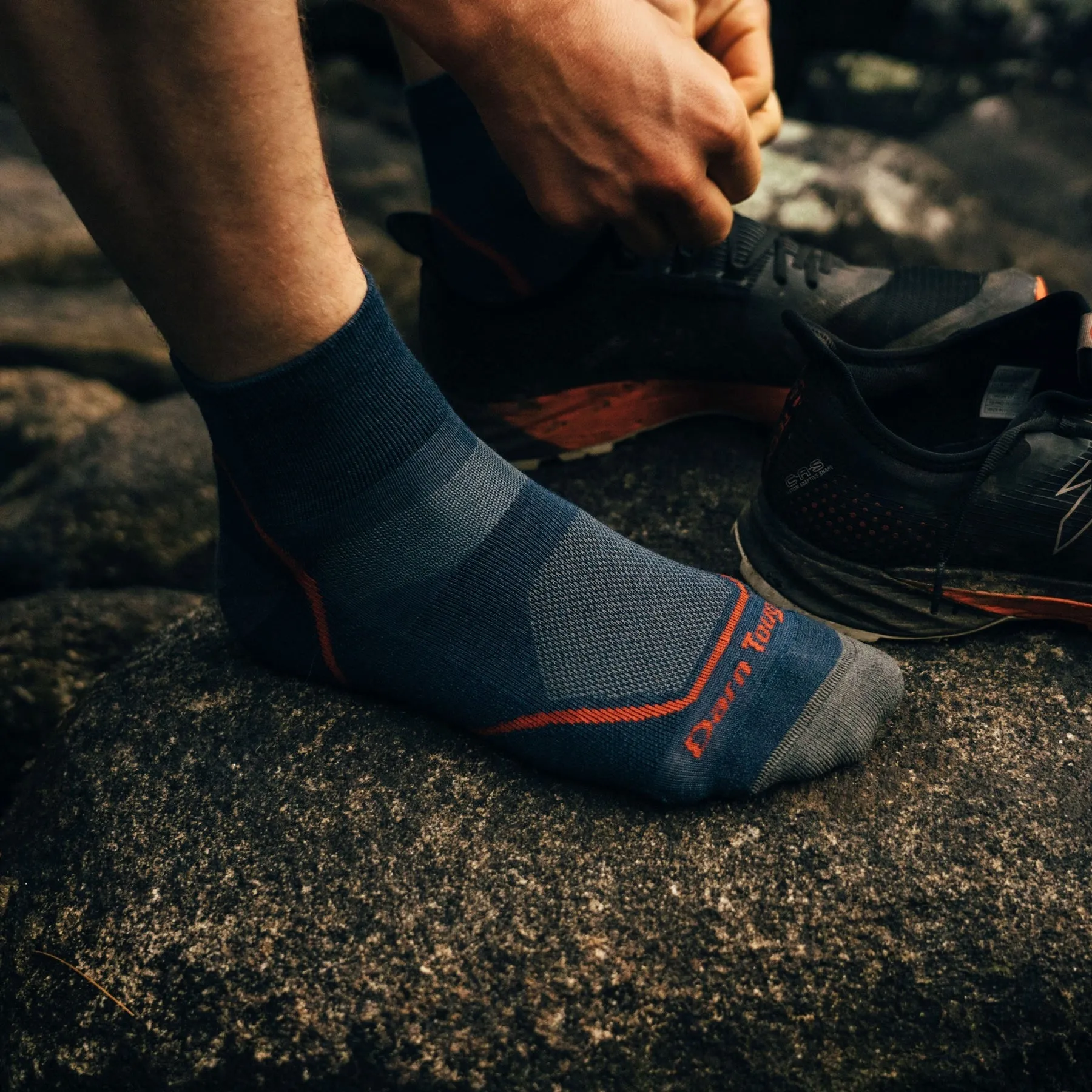 Darn Tough 1991 Men's Light Hiker Quarter Hiking Socks - Denim