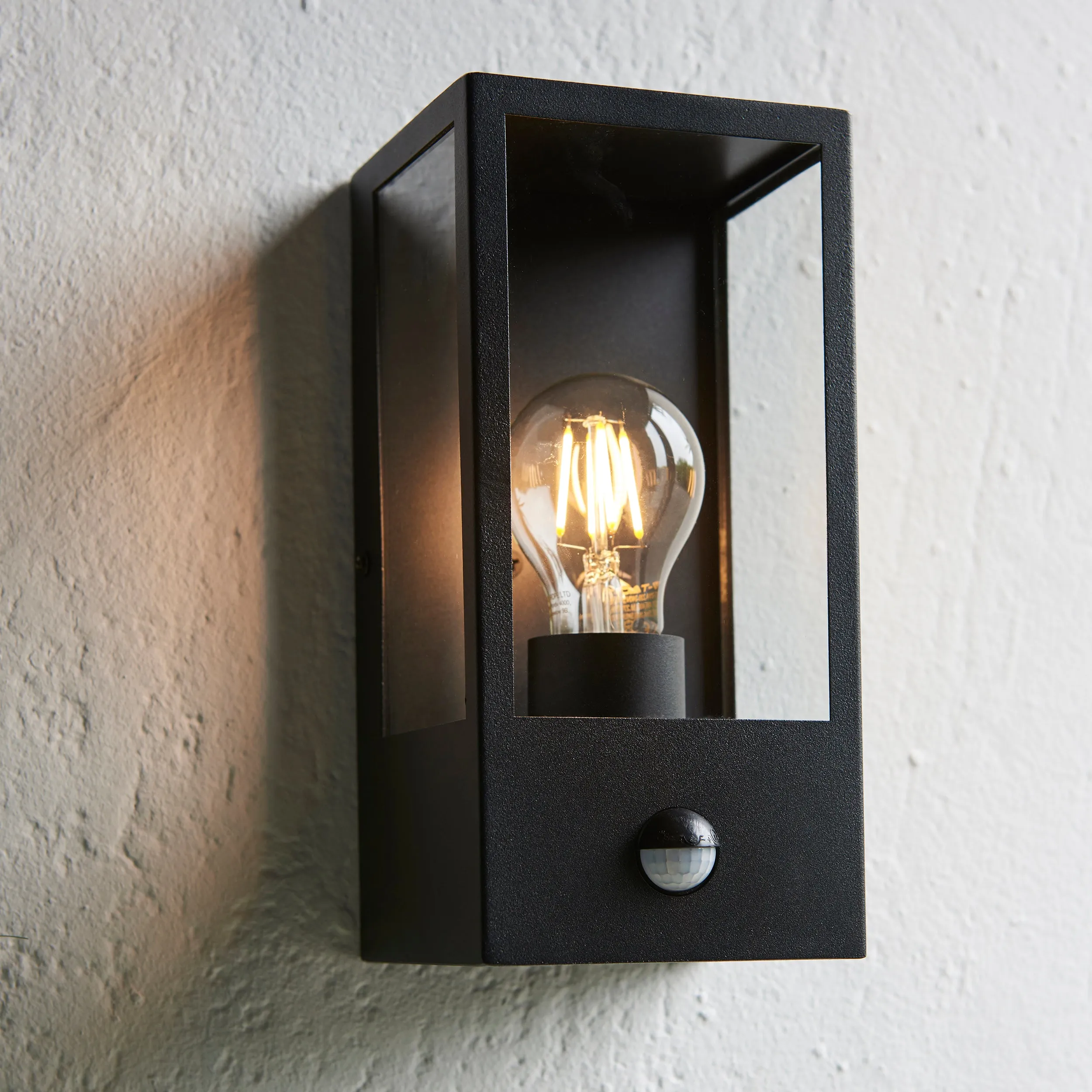 Endon 94995 Oxford PIR 1lt Wall Matt black & clear glass 10W LED E27 (Required)