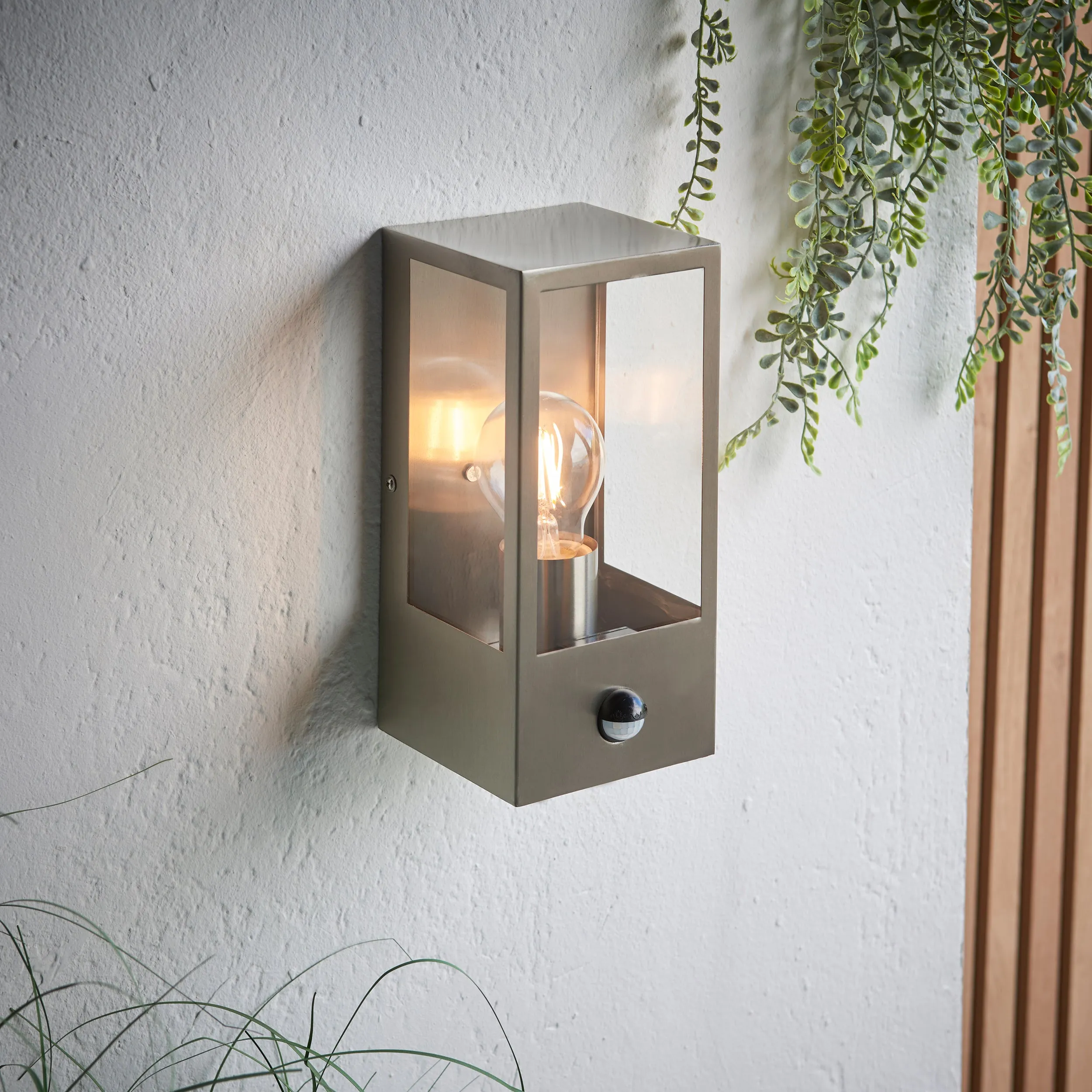 Endon 96088 Oxford PIR 1lt Wall Brushed stainless steel & clear glass 10W LED E27 (Required)