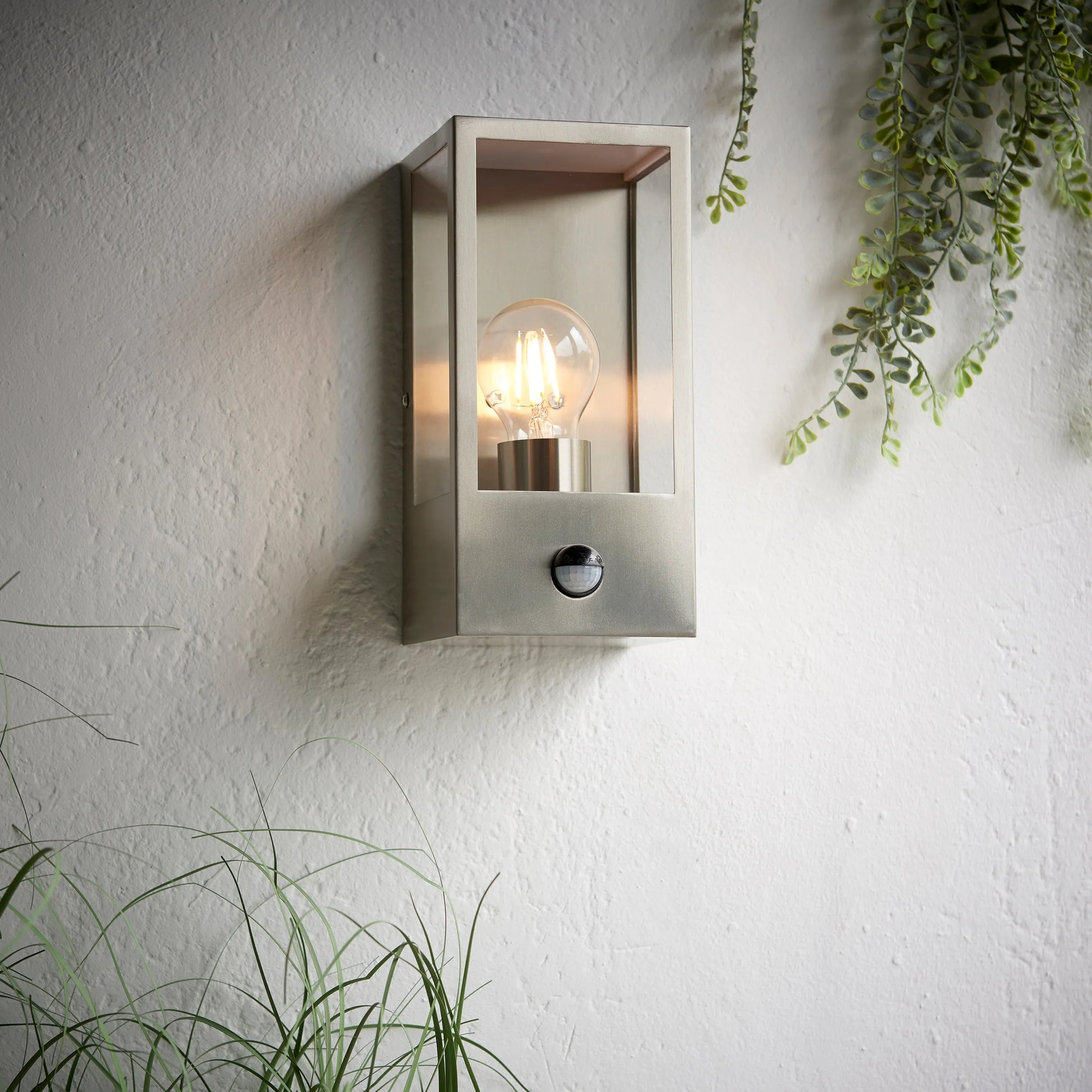 Endon 96088 Oxford PIR 1lt Wall Brushed stainless steel & clear glass 10W LED E27 (Required)