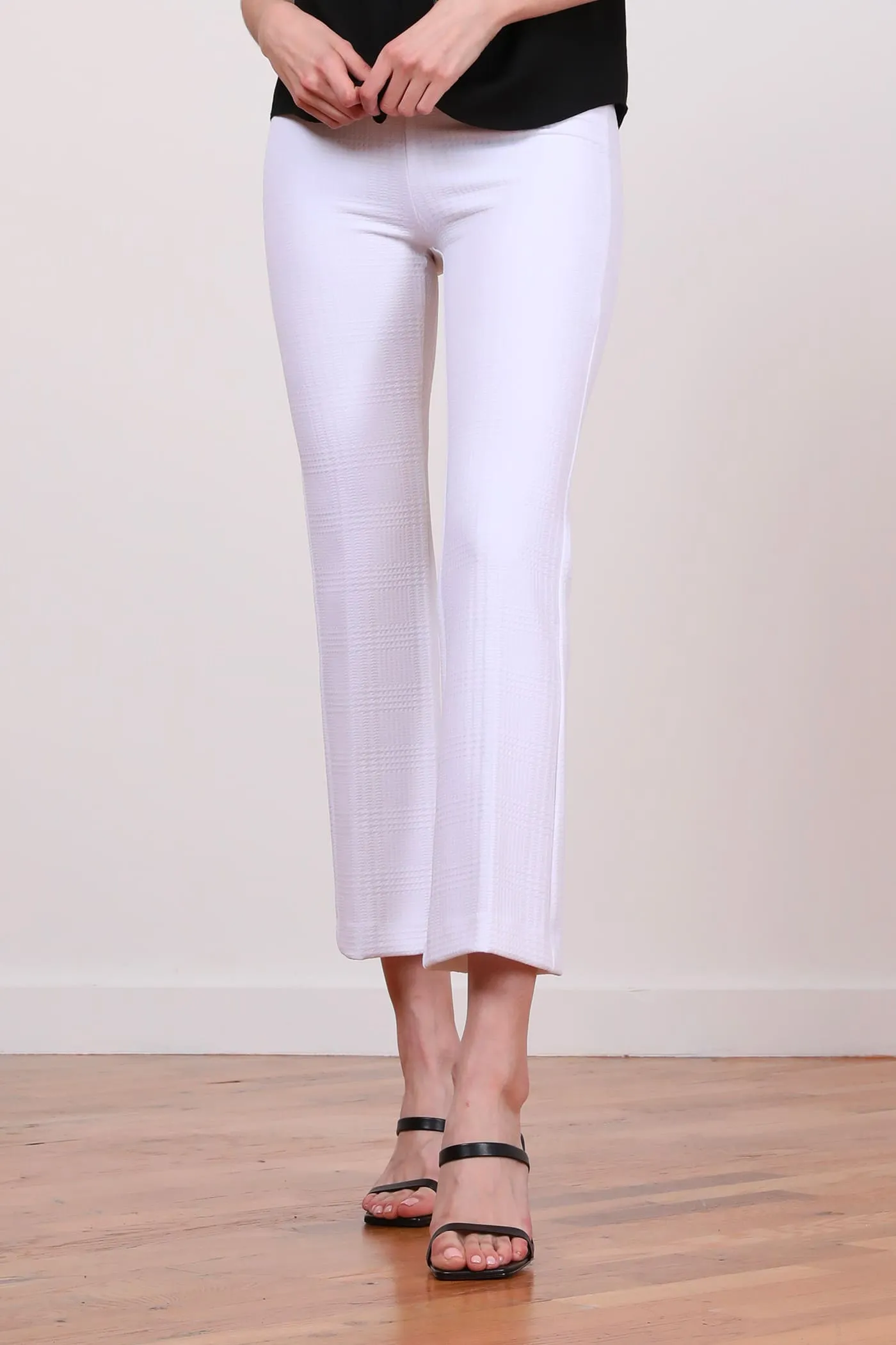 LEO Jacquard White