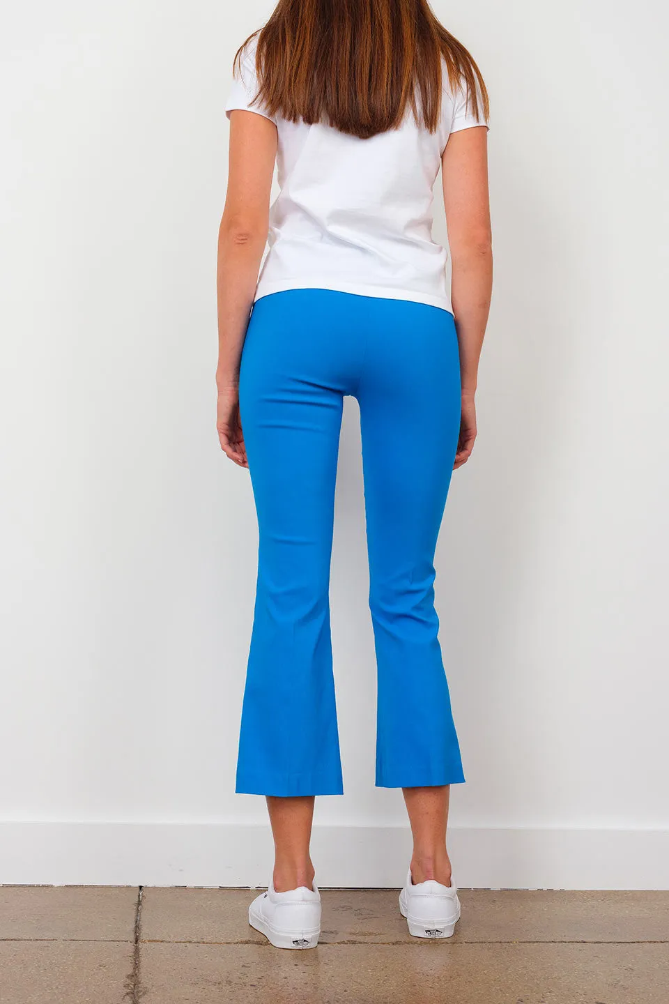 LEO Signature Electric Blue