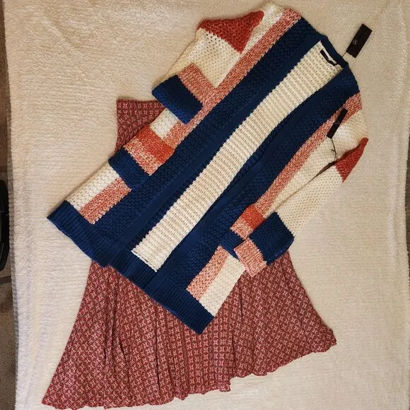 Max Studio Red, white, Blue pleated skirt, L NWT