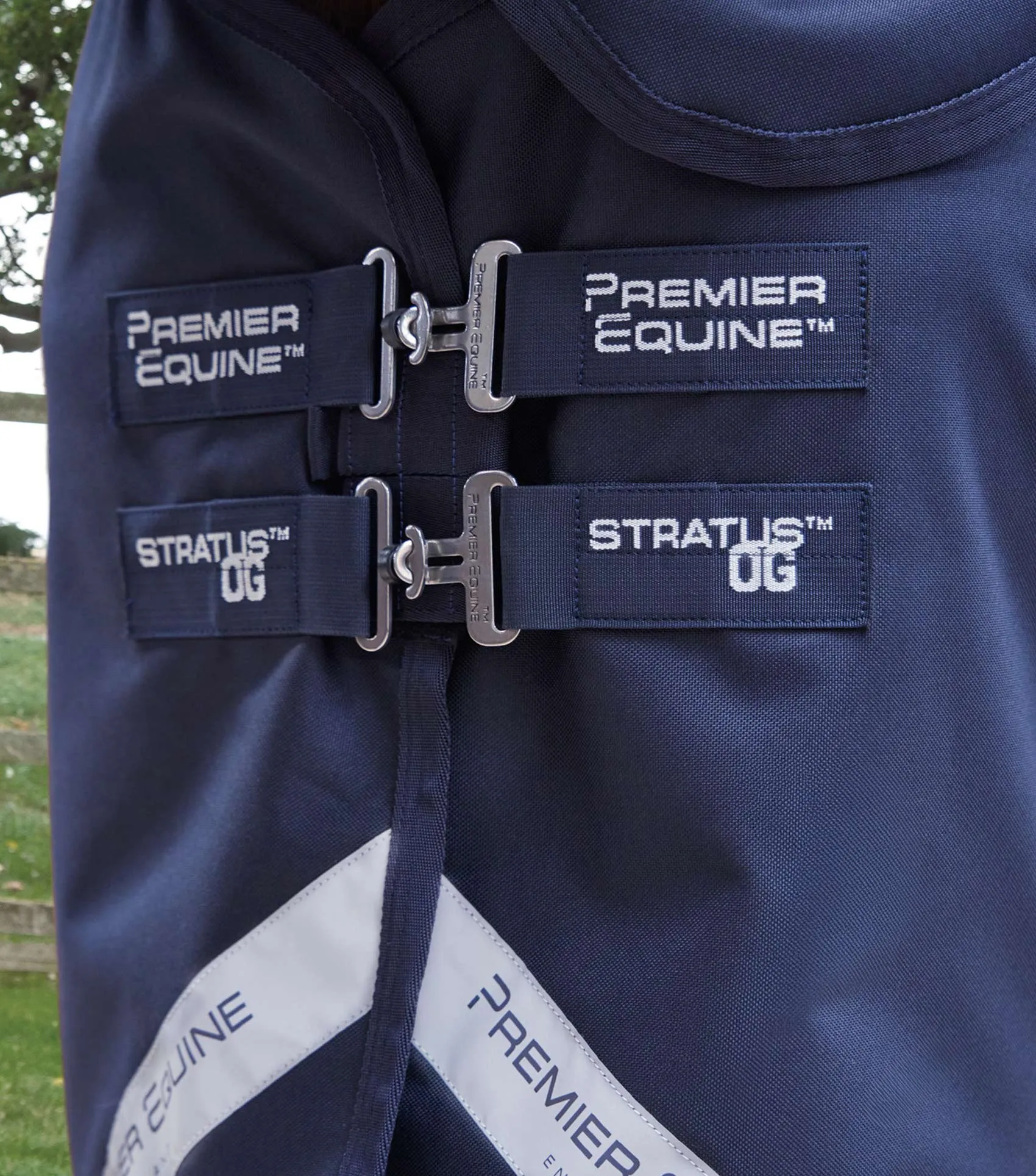 Stratus 1200 Series 0g Turnout Rug with Classic Neck Cover Navy