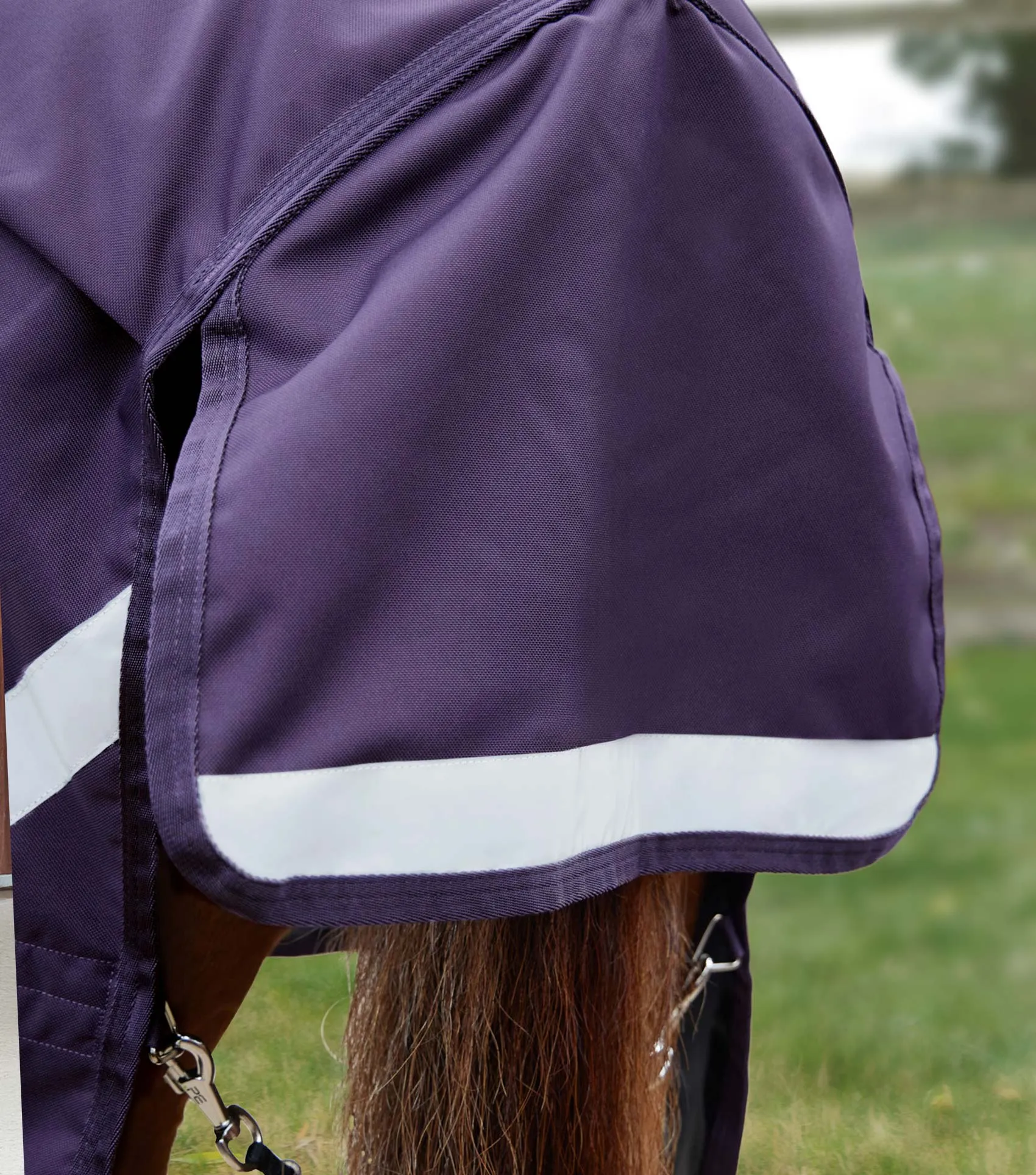 Stratus 1200 Series 0g Turnout Rug with Classic Neck Cover Purple