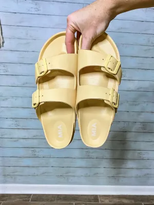 Take A Stroll Sandal - Lemon