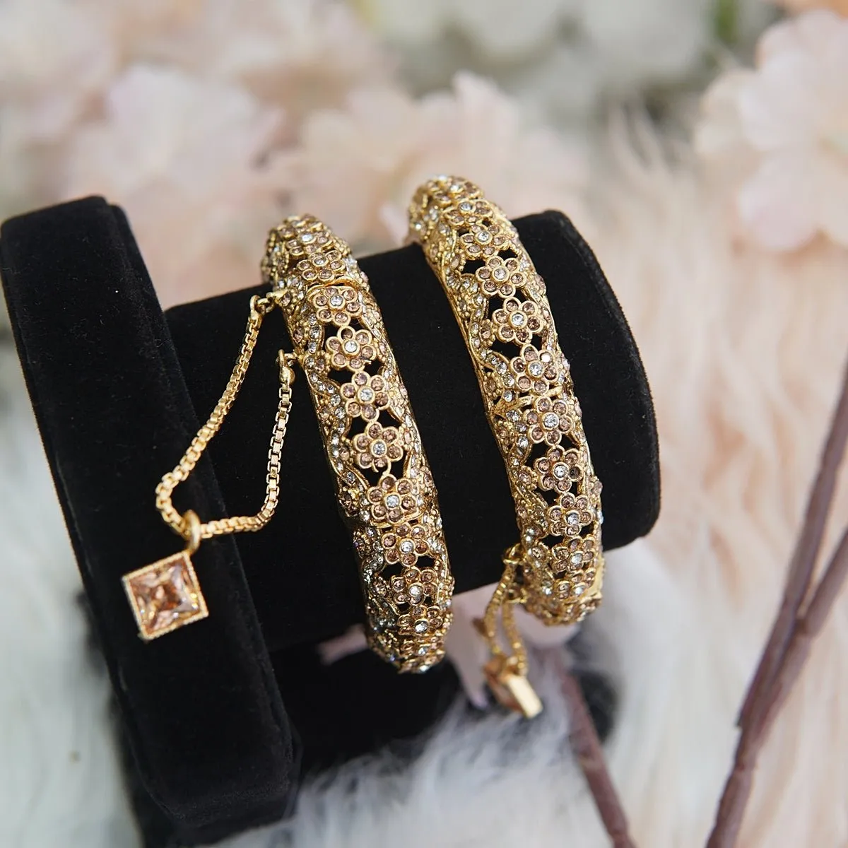 Traditional Stylish Kangan Pair