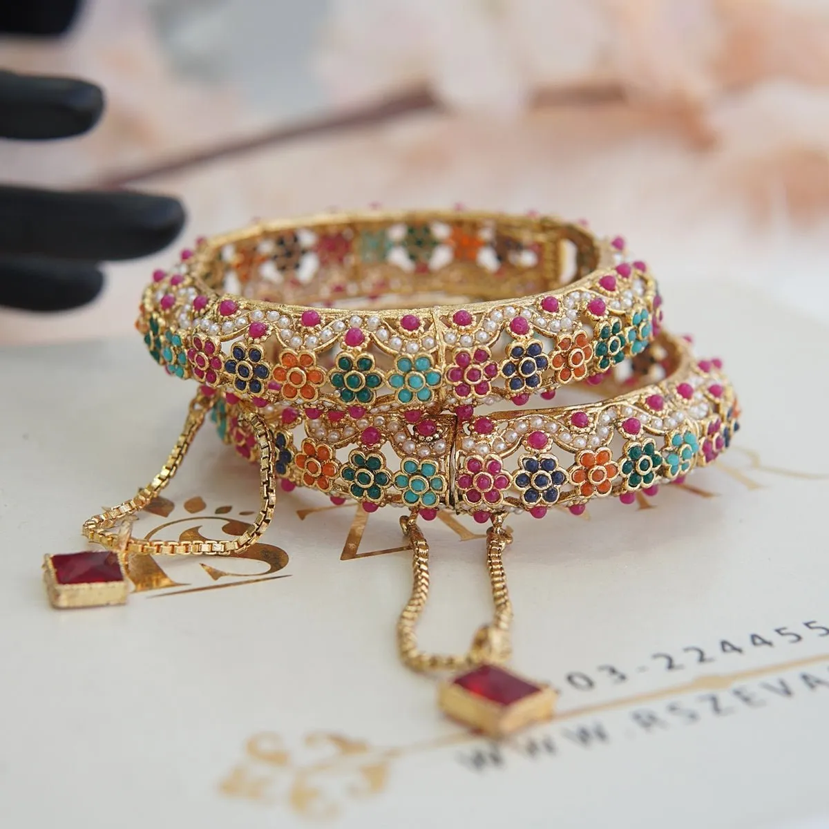 Traditional Stylish Kangan Pair