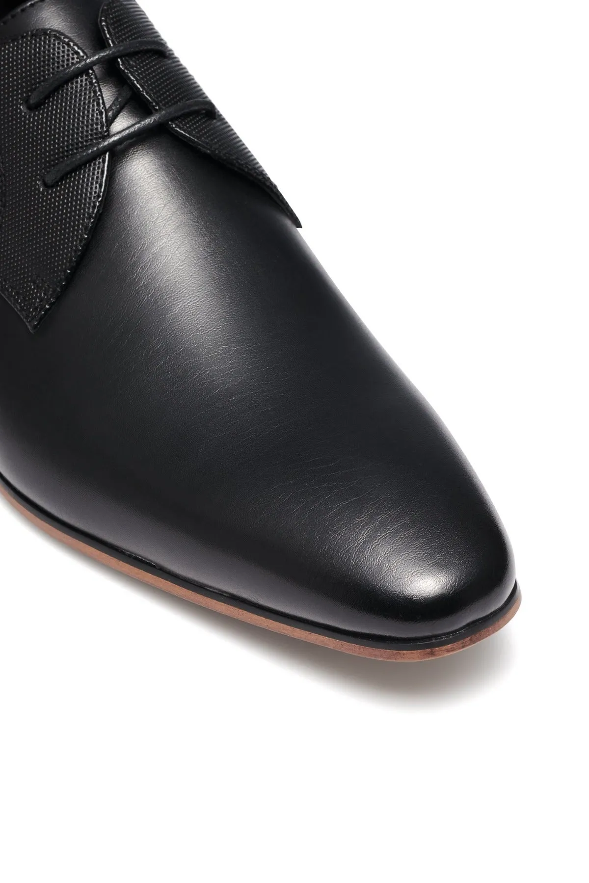 UNcut Chartwell Shoe